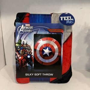 Marvel‎ Avengers Soft Plush Throw NWTs 40"x50"Captain America Shield
